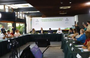 Governo do Ceará reúne mais 40 municípios para tratar da ampliação do Ensino Superior no estado