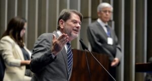 Cid diz que aceita ser coordenador da campanha de reeleição de Elmano: “Farei de corpo e alma”