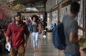 Desigualdade racial persiste na pós-graduação e no mercado de trabalho, aponta estudo apresentado na SBPC