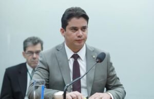 Deputado Júnior Mano é alvo de operação da PF que investiga desvios de verbas públicas no Ceará