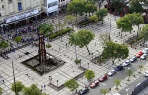 Trânsito no entorno da Praça do Ferreira é bloqueado temporariamente para obras de revitalização