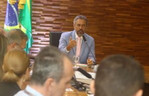 Pacote de medidas para minimizar impactos do tarifaço no Ceará, imposto pelos EUA, é sancionado