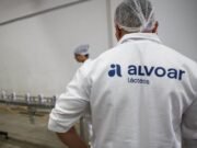 Alvoar diz que preço mínimo do leite é R$ 2,20 e que líderes de protesto não vendem para a empresa