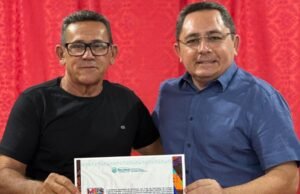 Banabuiú aprova lei que reconhece artista de boneco como Mestre da Cultura Municipal e garante salário vitalício