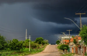 Centro-sul do Ceará pode ter chuvas isoladas no fim de semana, prevê Funceme