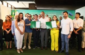 Com investimento de R$ 106 milhões, Elmano assina ordens de serviço para construir 9 escolas em tempo integral