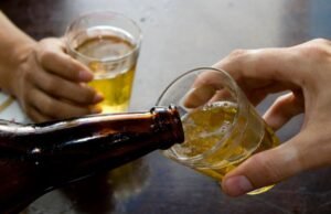 Senado analisa projeto que aumenta pena para quem fornece álcool ou drogas a menores de 18 anos