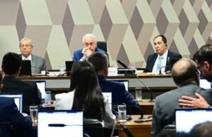 Por unanimidade, CCJ do Senado rejeita PEC da Blindagem e encerra tramitação da proposta