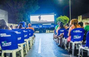 Projeto leva sessões de cinema itinerante para municípios do Ceará