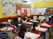 Reflexão: Escola Nota Dez – Por que os políticos não matriculam seus filhos nelas?
