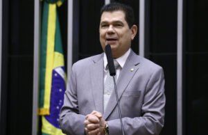 Deputado Mauro Filho sofre AVC e é internado