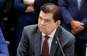 Deputado Mauro Benevides Filho apresenta evolução favorável após AVC e permanece na UTI