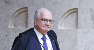 Fachin centraliza no STF procedimentos que envolvem acusações contra Moraes e Mendonça