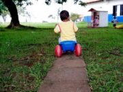 Elmano sanciona lei que garante auxílio mensal a órfãos de pai e mãe pela pandemia de Covid-19