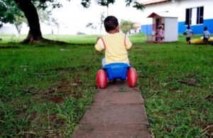 Elmano sanciona lei que garante auxílio mensal a órfãos de pai e mãe pela pandemia de Covid-19