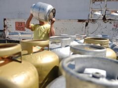 Famílias começam a receber Auxílio Gás de R$ 108 a partir desta segunda, 20