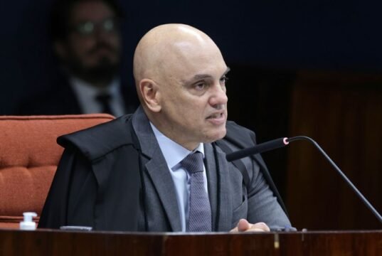 Moraes pede parecer da PGR sobre proibição de visitas a Bolsonaro