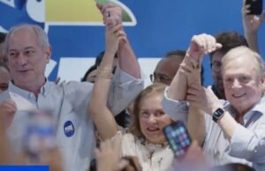 Ciro Gomes é oficialmente filiado ao PSDB por Tasso Jereissati