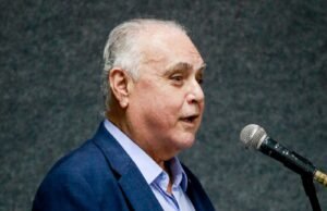 Roberto Pessoa adota silêncio estratégico diante das mudanças na política do Ceará