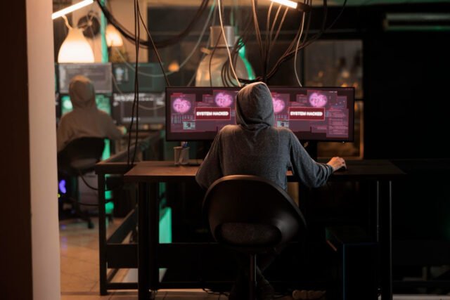 Internet - Golpe - Inteligência Artificial - Computador