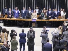 Alece recebe homenagem do Congresso Nacional pelos 190 anos de história