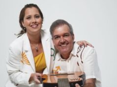 Edu Krieger e Natalia Voss apresenta espetáculo “Versos e Versões – A Vida em Paródias” em Fortaleza