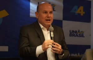 Roberto Cláudio diz que Elmano é tido como ‘frágil, omisso e covarde’