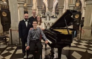 Talento que emociona: Jovem pianista radicado no Ceará brilha em apresentação na Catedral de São Paulo