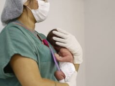 Elmano anuncia abertura de 285 novos leitos obstétricos e neonatais; 185 no Hospital Universitário do Ceará
