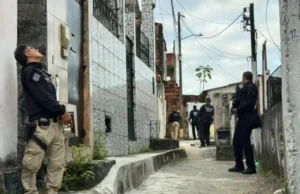 Chefe do Comando Vermelho na Bahia é preso no Ceará durante operação policial