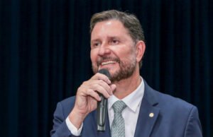 Presidente Romeu Aldigueri anuncia maior programa de estágio da Alece, com 500 vagas