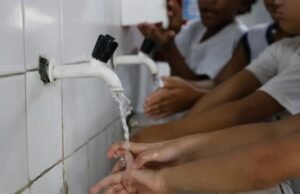 Nova lei garante água potável nas escolas e muda panorama da educação brasileira