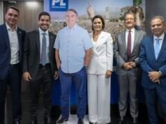 “Bolsonaro de papelão”: quando o marketing erra o alvo e o que isso revela sobre a política atual