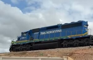 Primeira carga da Transnordestina chega ao Ceará carregada de milho