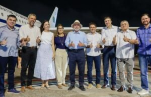 Lula em Fortaleza e a oposição se engalfinhando em praça pública