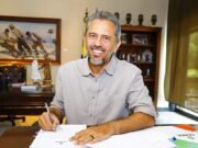 Elmano envia à Alece projeto que amplia o Programa VaiVem para o Cariri