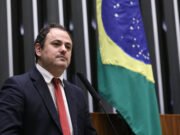 Câmara aprova suspensão de seis meses do mandato de Glauber Braga após noite de confusão e críticas à condução da Casa