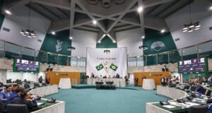 Partidos oficializam líderes na Alece após impasse com janela partidária