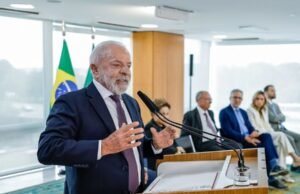 Lula veta projeto que reduzia penas de condenados pelos atos de 8 de Janeiro