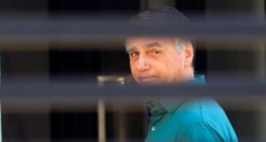 Bolsonaro é levado ao hospital após passar mal na Papudinha, no DF