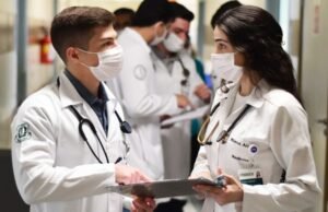 CFM quer impedir que 13 mil alunos de Medicina mal avaliados no Enamed atendam pacientes