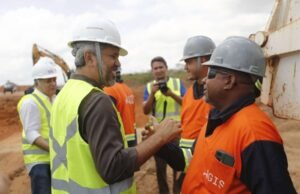 Com 80% da Fase 1 concluída, governador Elmano de Freitas acompanha avanço das obras da Transnordestina