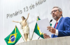 Elmano é aprovado por 56% dos cearenses, diz Real Time Big Data