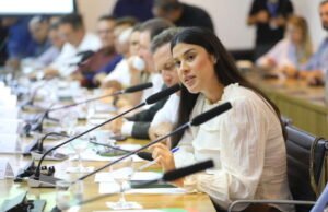 Manoela Pimenta anuncia pré-candidatura a deputada estadual