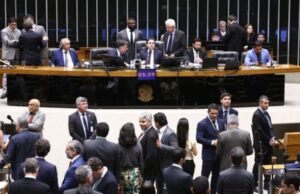 Câmara aprova projetos que criam universidades federais Indígena e do Esporte