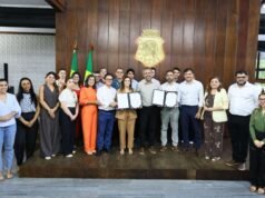 Elmano de Freitas anuncia concurso com 2 mil vagas para professores da rede estadual