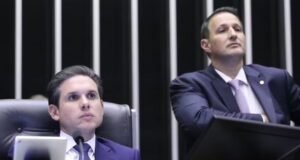 Texto do PL Antifacção volta para a Câmara e Motta mantém Derrite na relatoria do projeto; governistas criticam decisão