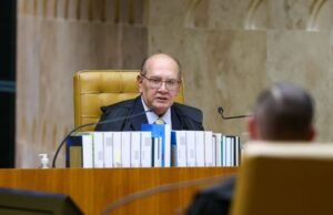Gilmar Mendes determina suspensão de “penduricalhos” do Judiciário e do MP pagos com base em leis estaduais
