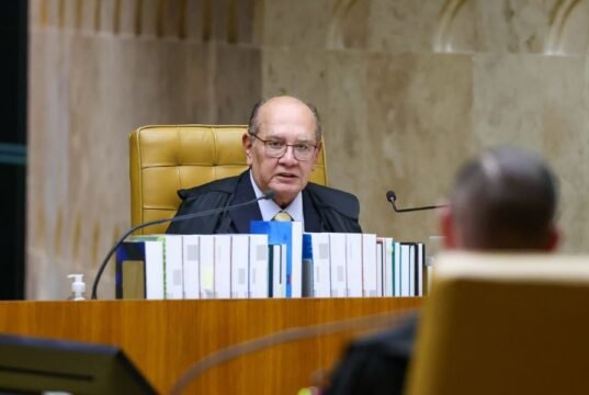 Gilmar Mendes pede identificação de ministros citados em investigação sobre Banco Master