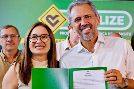 Selma Bezerra toma posse como prefeita de Aracoiaba após extinção de mandato de Edim Oliveira